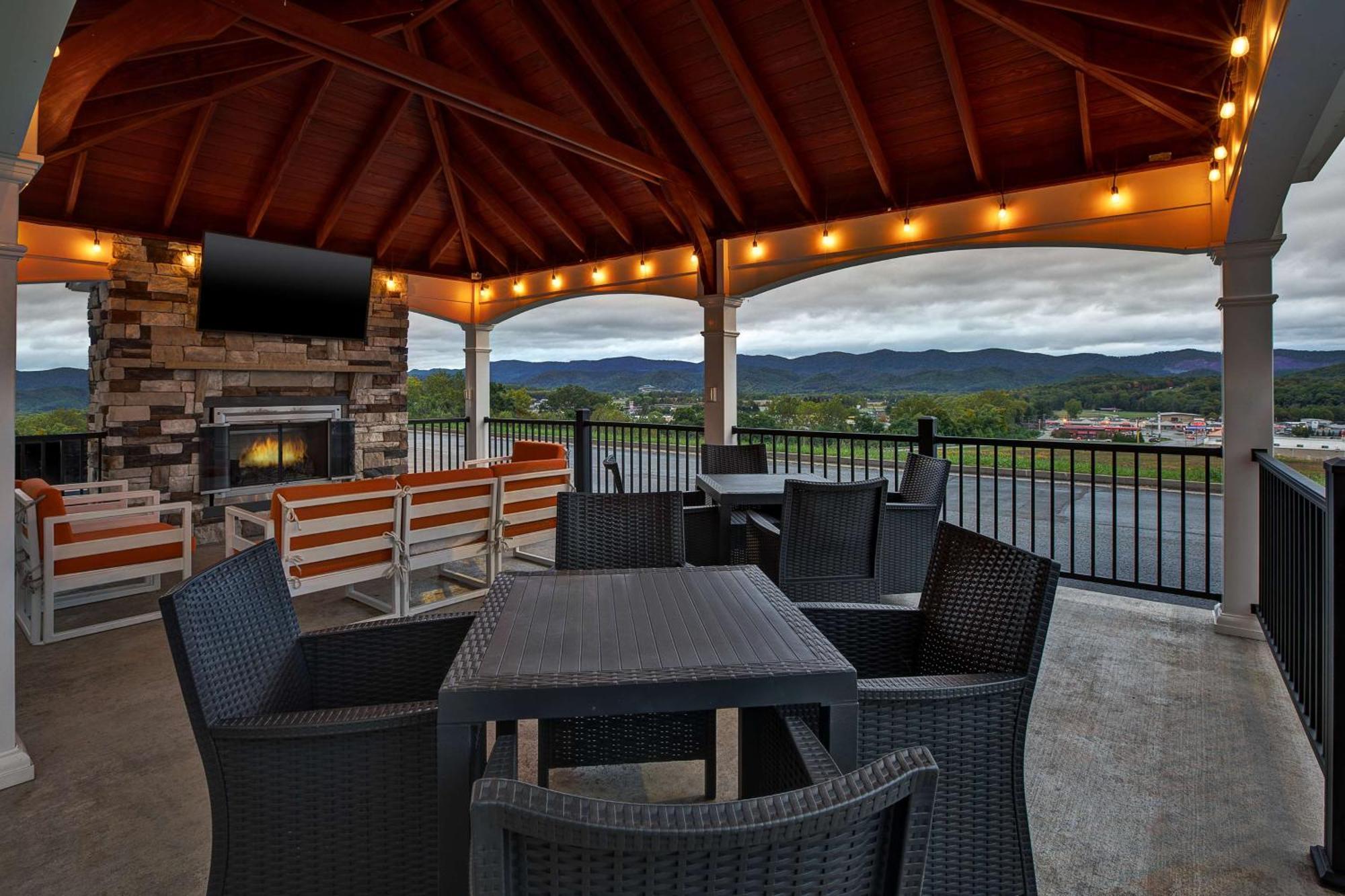 Hampton Inn Elkins Exteriör bild