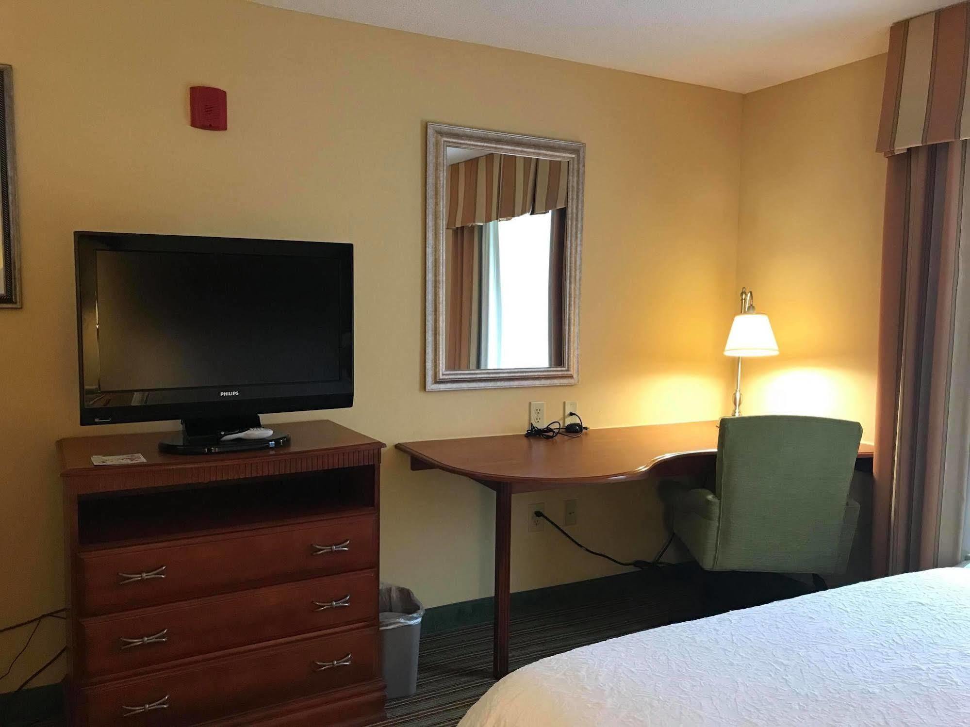 Hampton Inn Elkins Exteriör bild