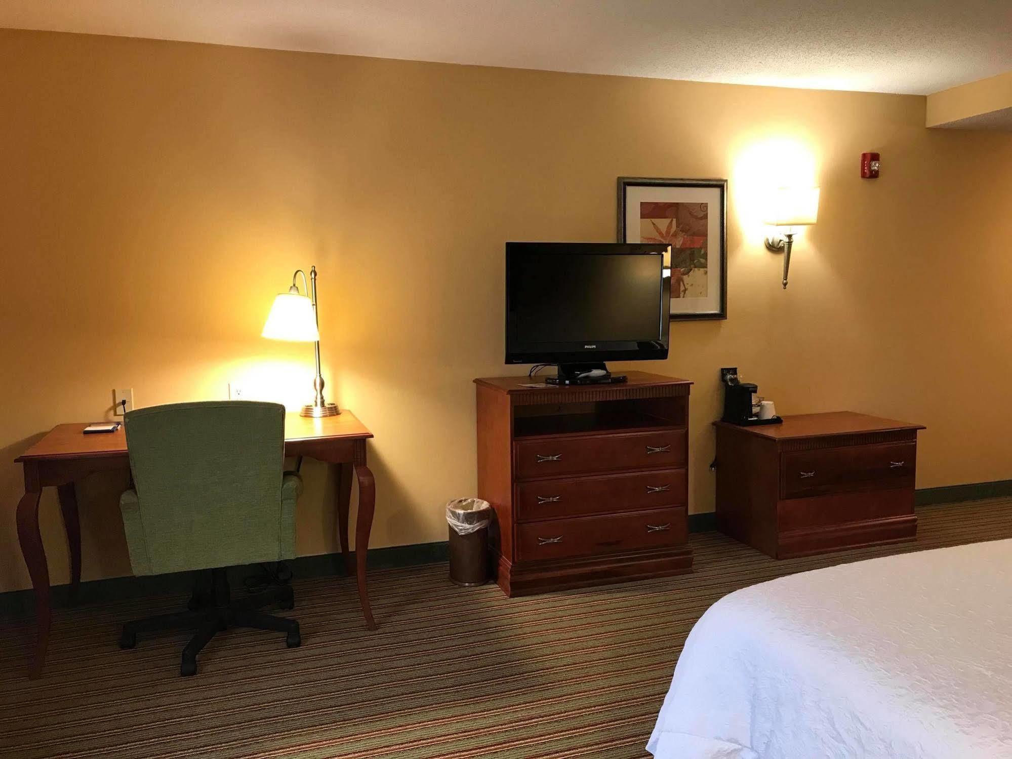 Hampton Inn Elkins Exteriör bild