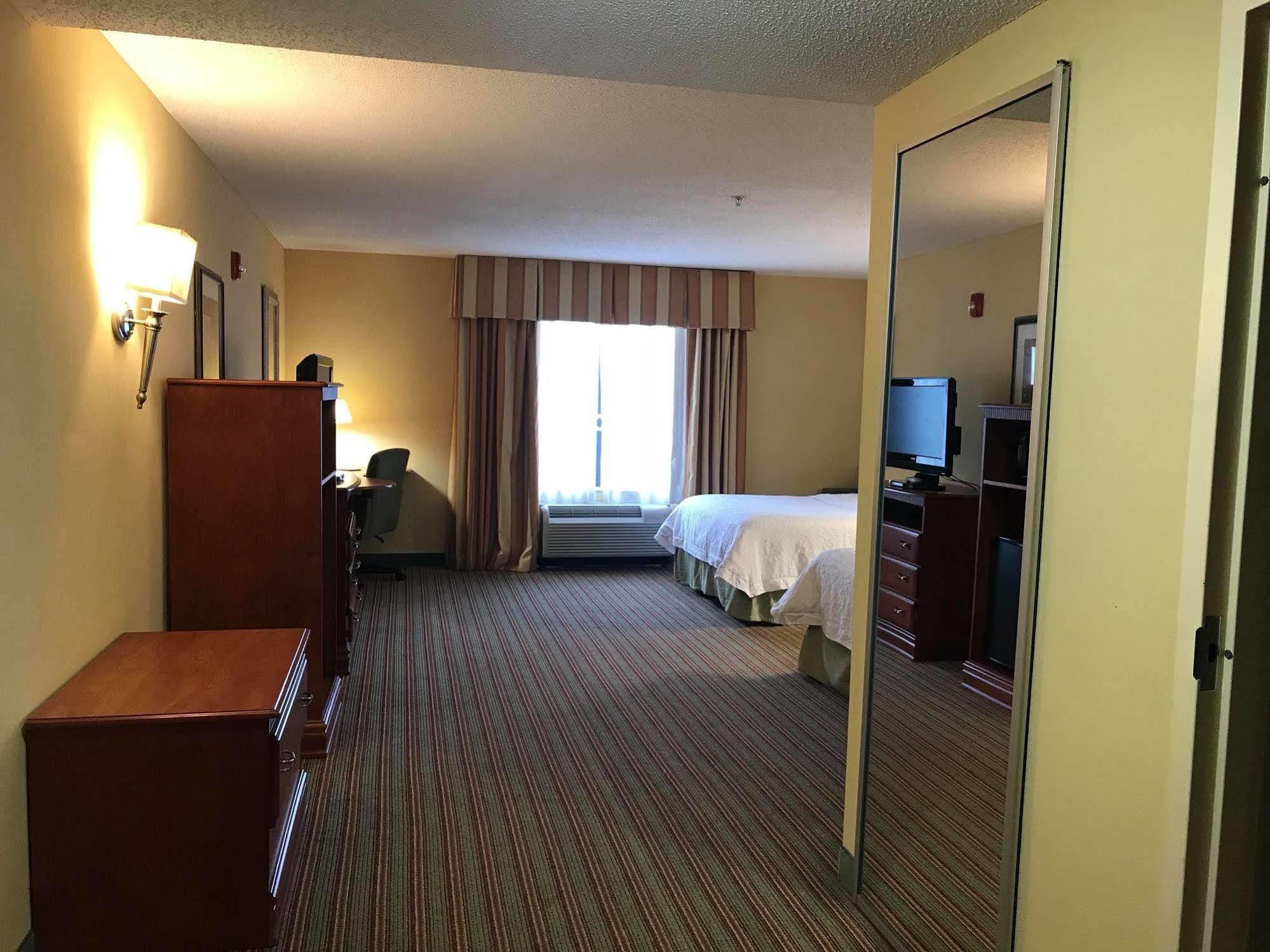 Hampton Inn Elkins Exteriör bild