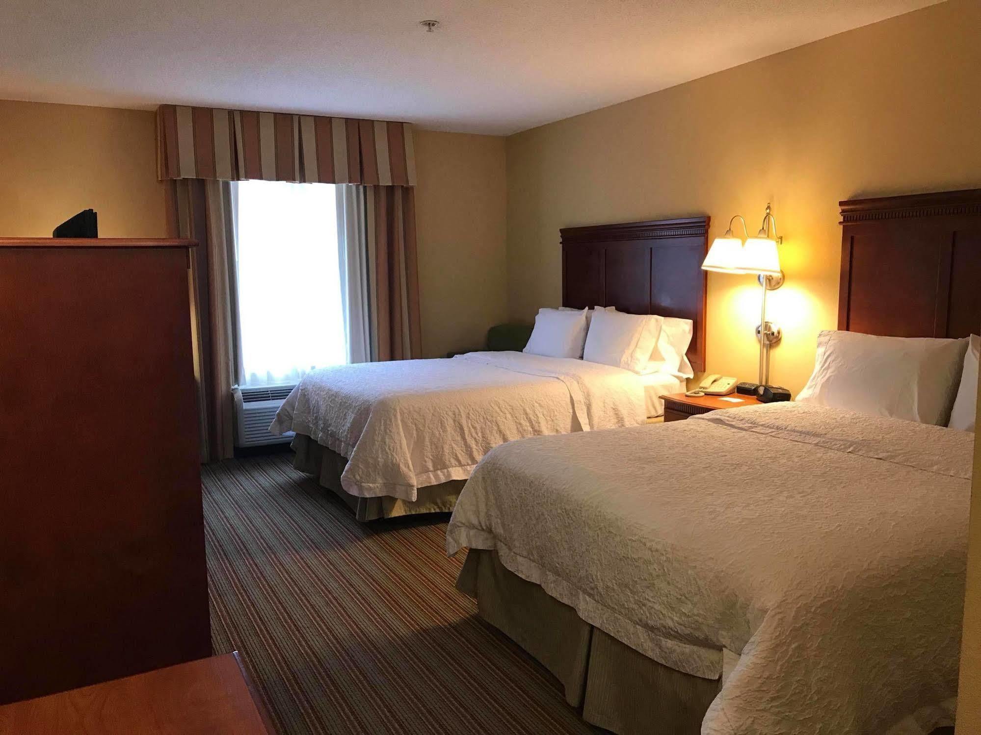 Hampton Inn Elkins Exteriör bild