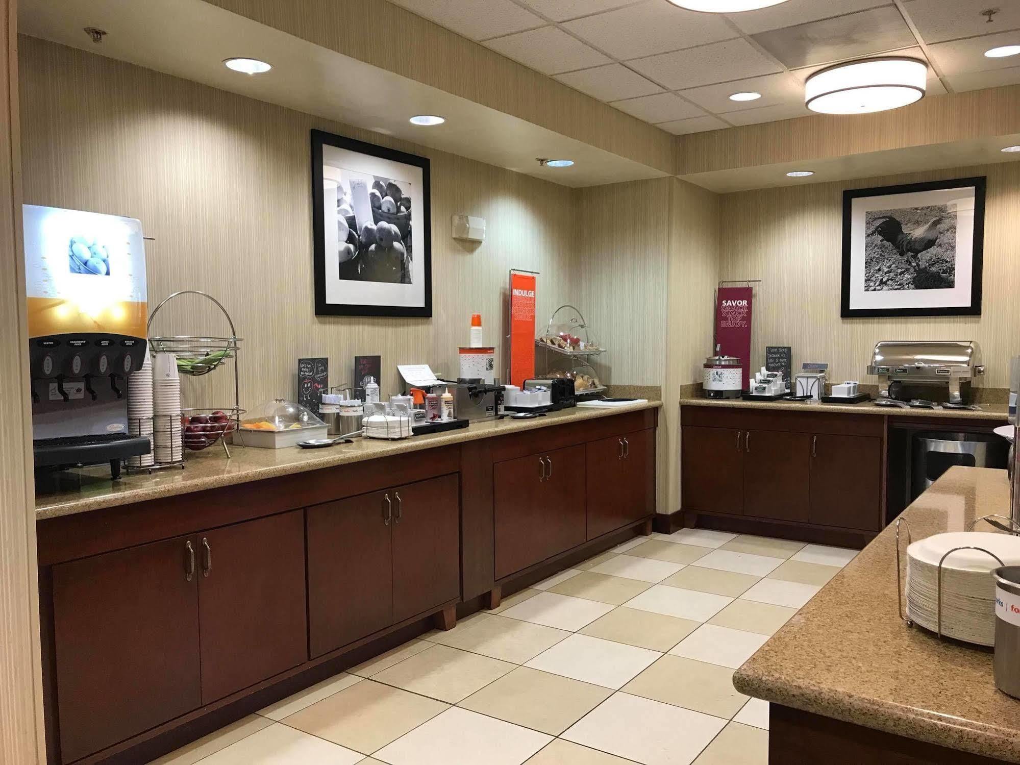 Hampton Inn Elkins Exteriör bild